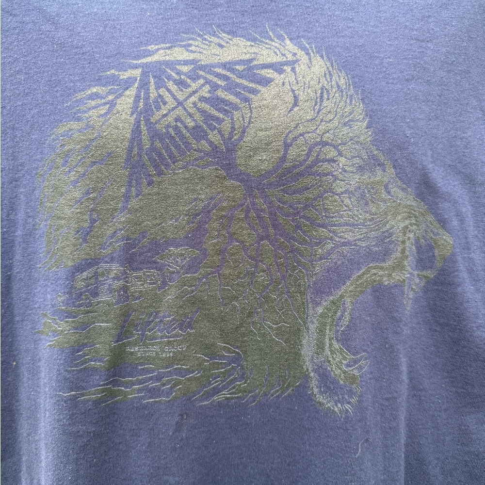 LRG Blue Graphic Men's Shirt with the lion’s head on it Size XL - Picture 4 of 6